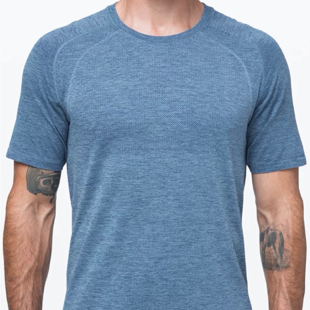 lululemon athletica Men’s Metal Vent Tech Short Sleeve Blue-Size XL